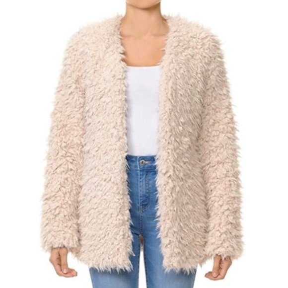 All About That Fur Coat *Faux Fur - Picture 3 of 4